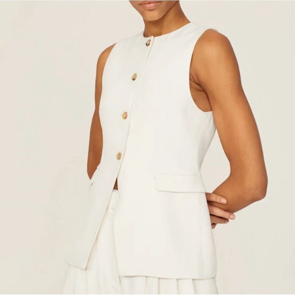 SOLD-CO White Sleeveless White Button-Up Vest